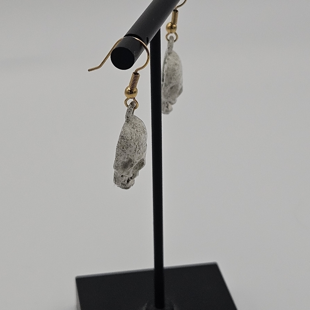 skull dangle earrings - Picture 3 of 3